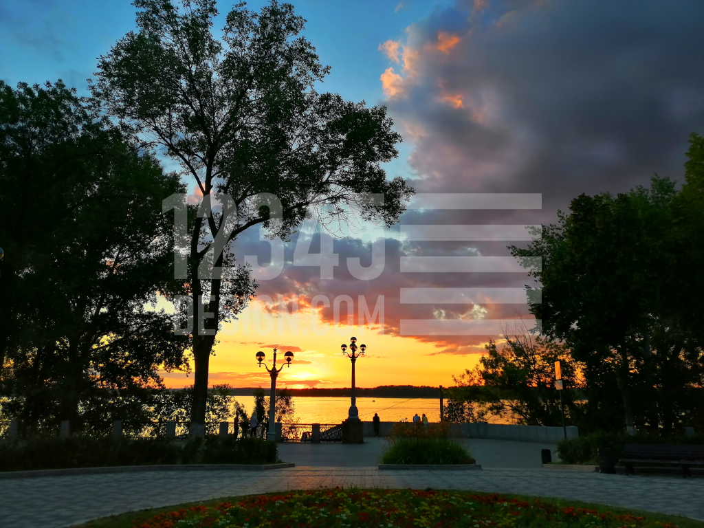 Quay of Samara in the sunset
